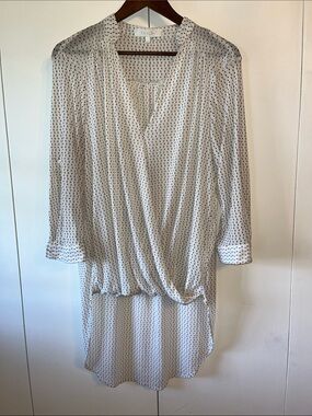 Women’s B&W sheer top size L